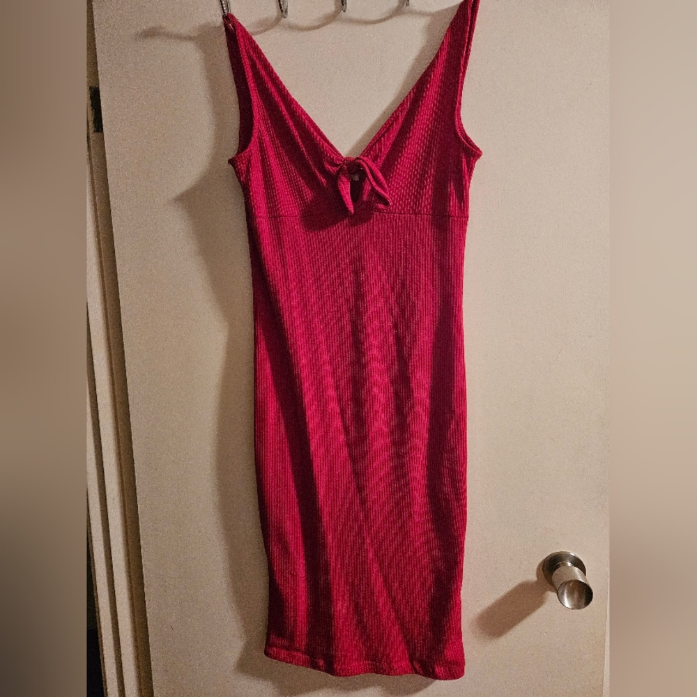 Red Sleeveless Midi Dress